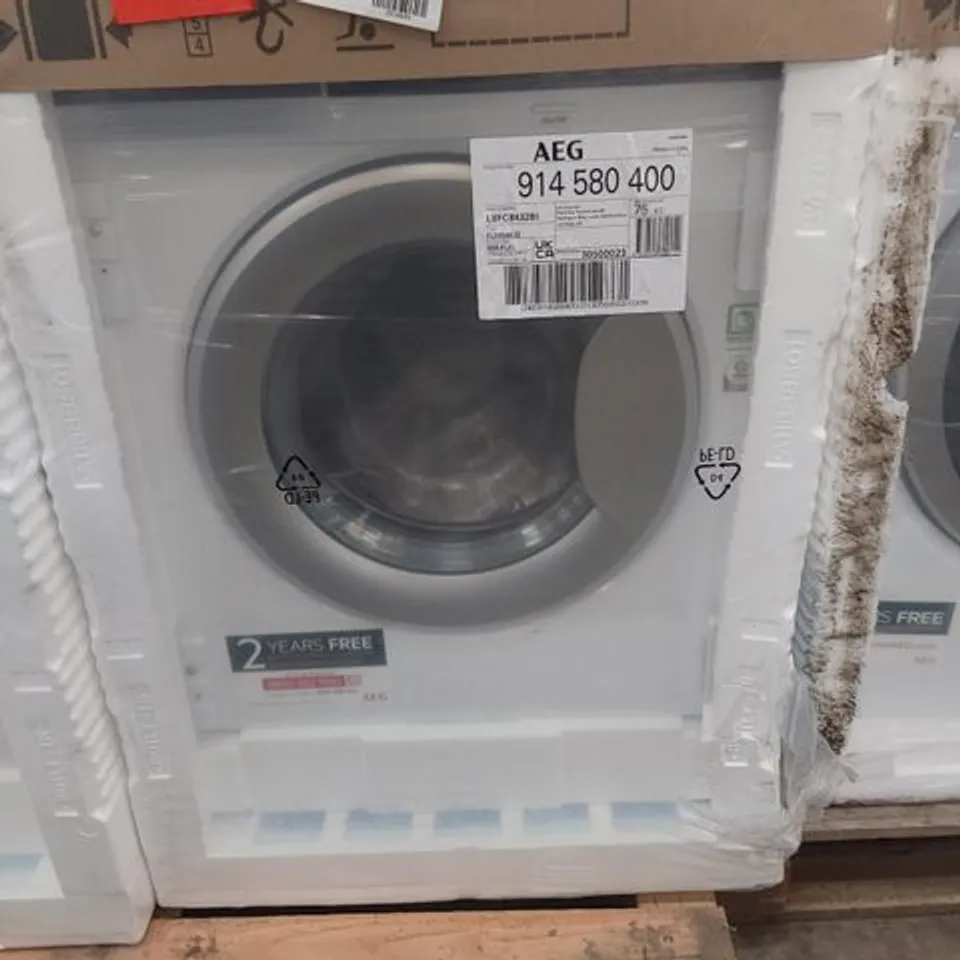 AEG 8000 SERIES INTEGRATED 8KG WASHING MACHINE MODEL L8FC8432BI RRP £809