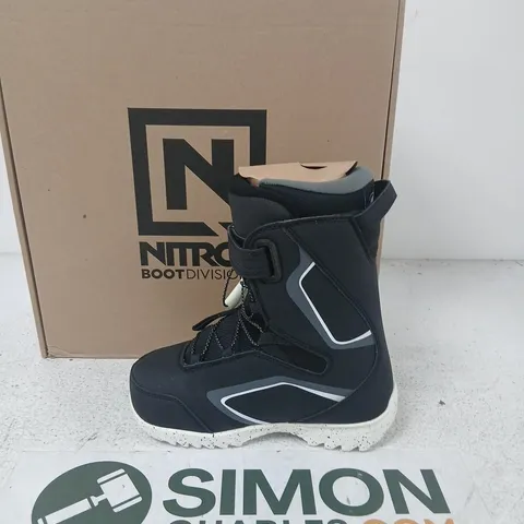 NITRO DROID QLS SNOWBOARD BOOTS – BLACK/CHARCOAL, UK 3