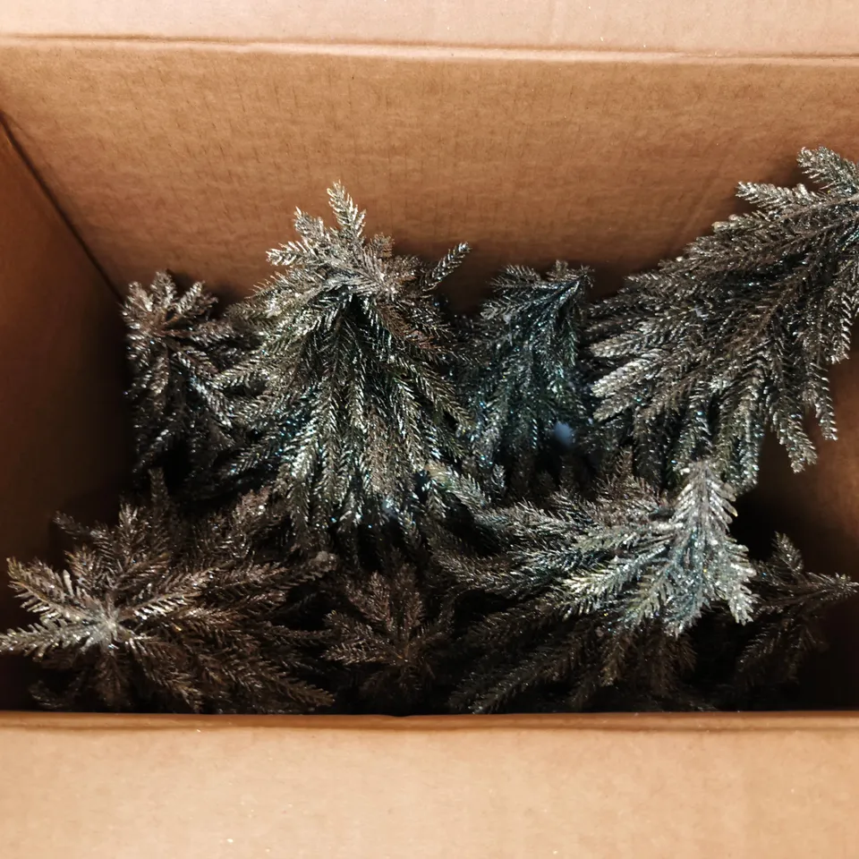 APPROXIMATELY 24 GISELA GRAHAM MINI PINE TREE GROUP - 28CM