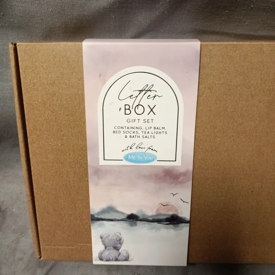 ME TO YOU LETTER BOX GIFT SET – LIP BALM, BATH SALTS, BED SOCKS & TEA LIGHTS