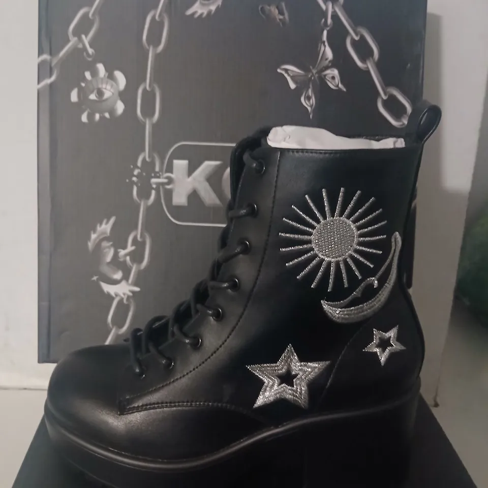 BOXED KOI ASTRO SILVER STAR & MOON CHUNKY BOOTS – UK4,