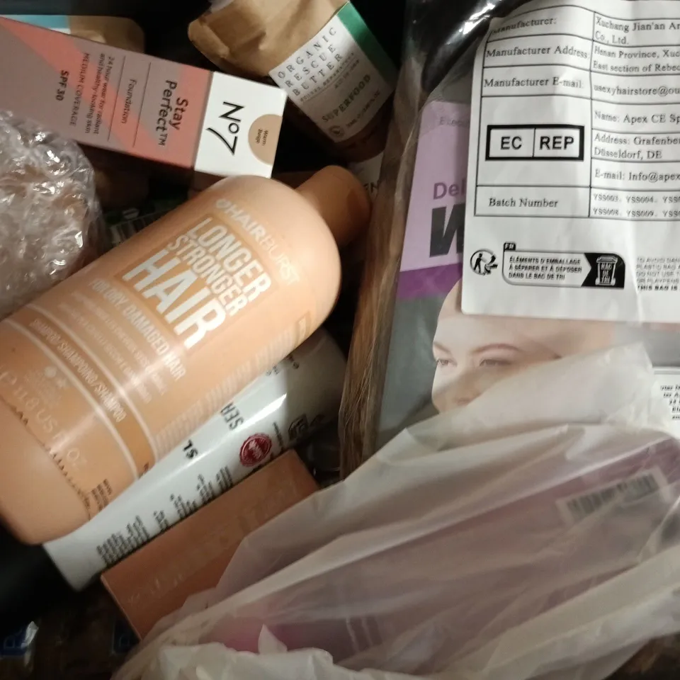 APPROXIMATELY 15 ASSORTED COSMETIC ITEMS TO INCLUDE RITUALS, SLICK GORILLA, ETC - COLLECTION ONLY