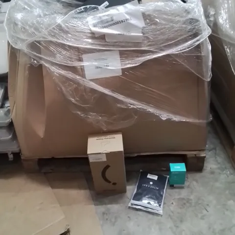 PALLET CONTAINING A LARGE QUANTITY OF IPHONE CASES,HOME DECOR PRODUCTS TO INCLUDE;INSOLES,WOMEN'S UNDERWEAR,MOUSE