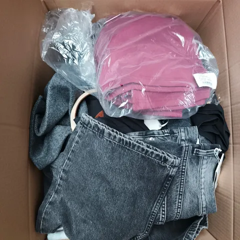 LARGE BOX OF APPROXIMATELY 25 ASSORTED CLOTHING ITEMS IN VARIOUS COLOURS, STYLES AND SIZES - COLLECTION ONLY