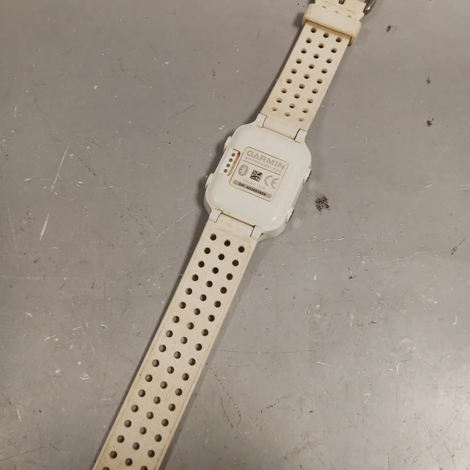 GARMIN APPROACH S20 GOLF GPS WATCH IN WHITE 