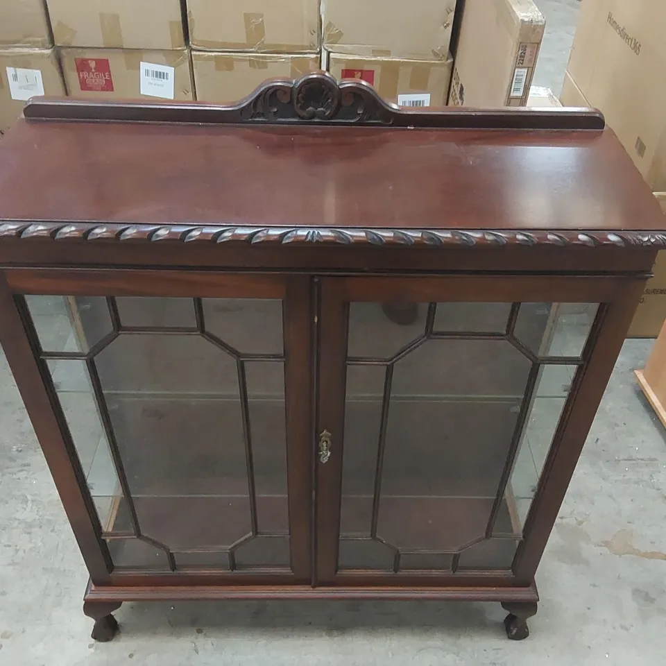 20TH CENTURY MAHOGANY DISPLAY CABINET