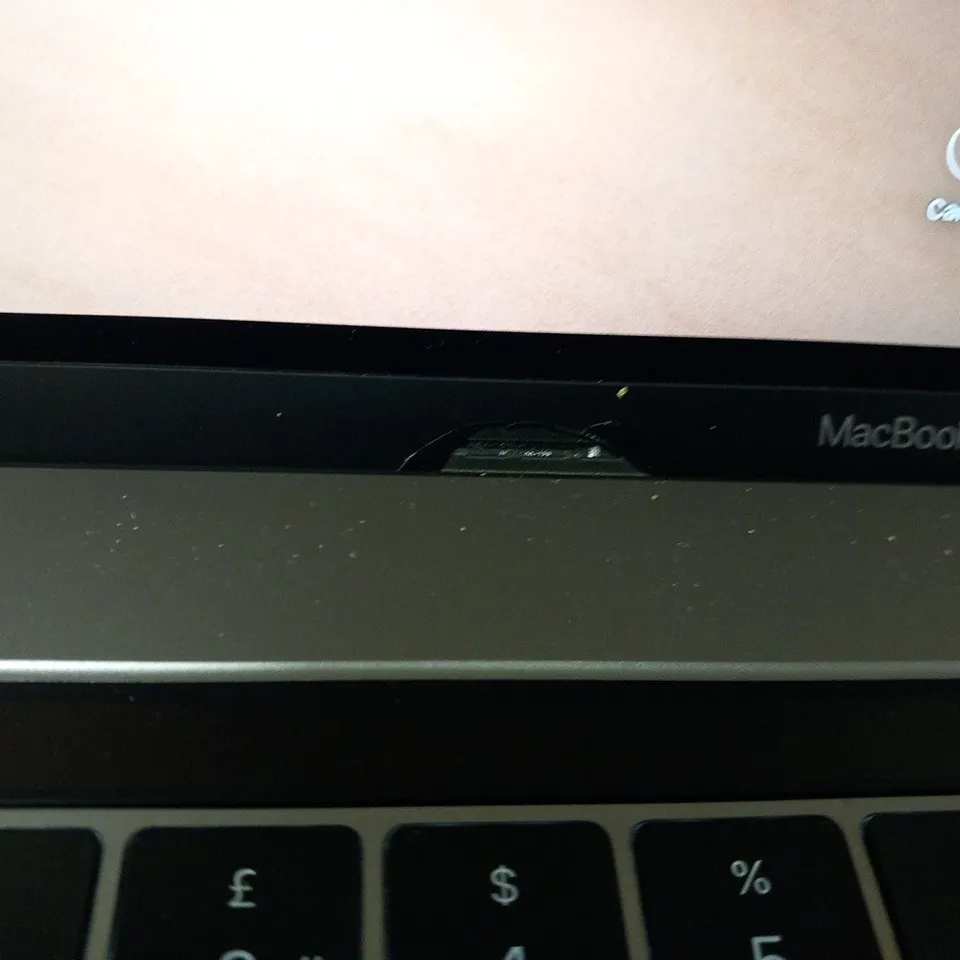 APPLE MACBOOK PRO 15" A1990