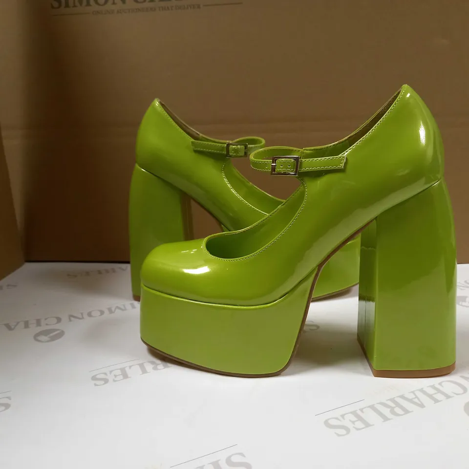 KOI STATEMENT GREEN PLATFORM HEELED VEGAN SHOES - SIZE 4