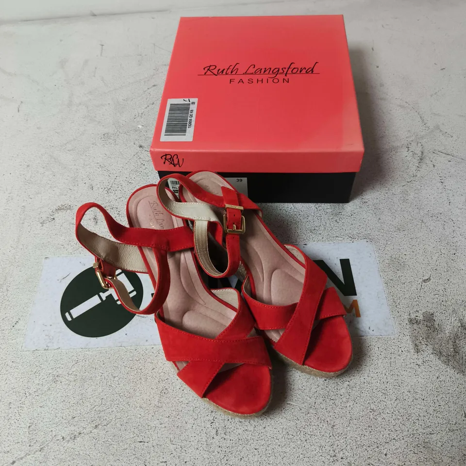 RUTH LANGSFORD FASHION RED WEDGE SANDALS UK 6 (EU 39)