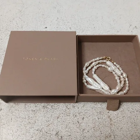 TOKEN & PEARL BRACELET