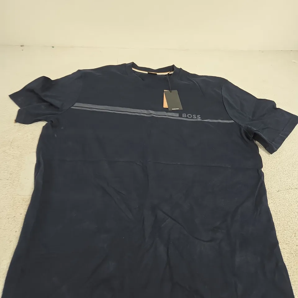 HUGO BOSS T-SHIRT – L