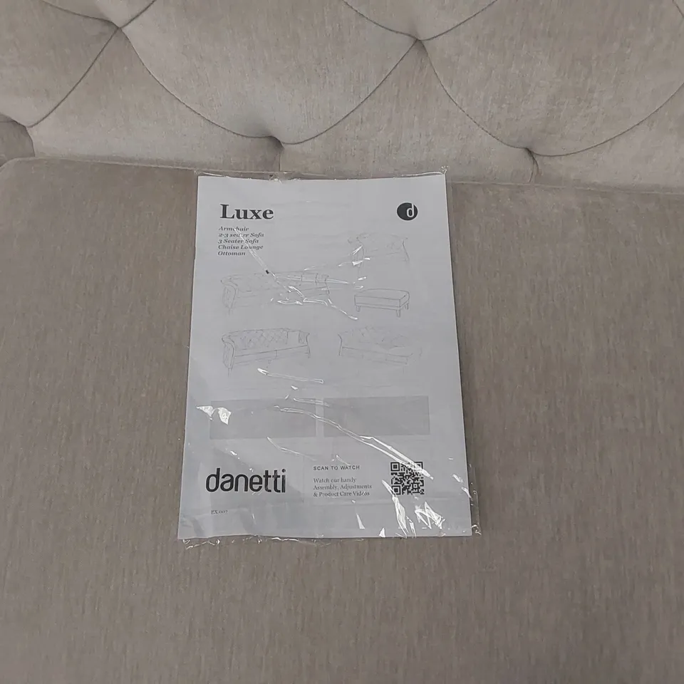 QUALITY DANETTI LUXE LARGE 3 SEATER LIGHT GREY FABRIC CHESTERFIELD SOFA