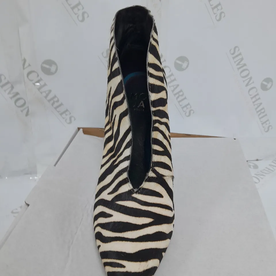 BOXED PAIR OF MODA IN PELLE WELDI ZEBRA CALF HAIR V CUT SHOE BOOTS - SIZE 8