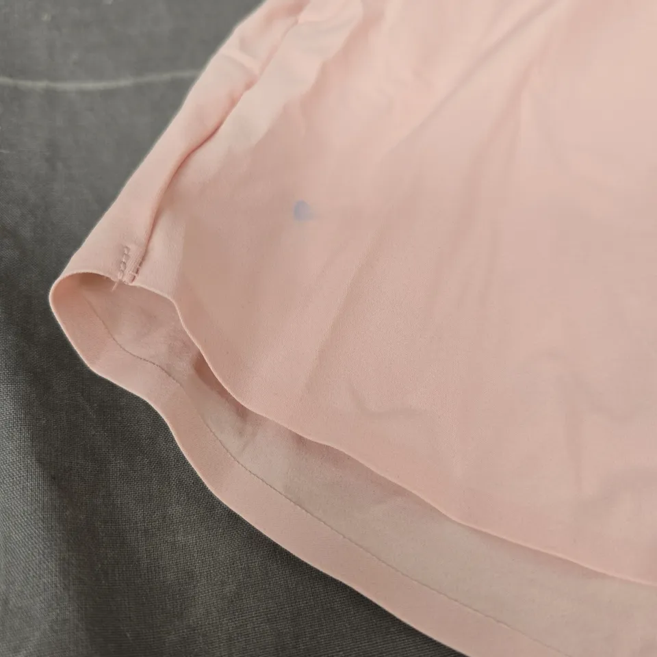UNIQLO ULTRA STRETCH ACTIVE SHORTS IN PEACH SIZE XS