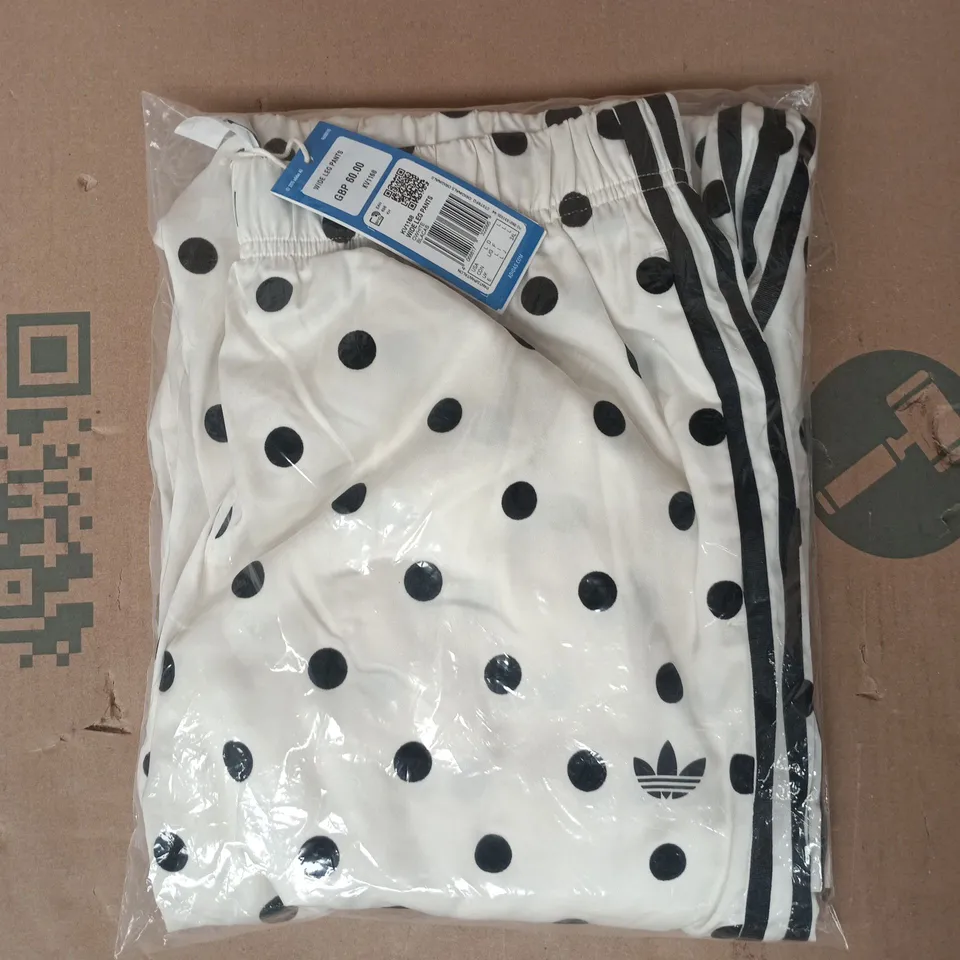 BAGGED WIDE LEG PANTS IN WHITE W. BLACK SPOTS SIZE LARGE