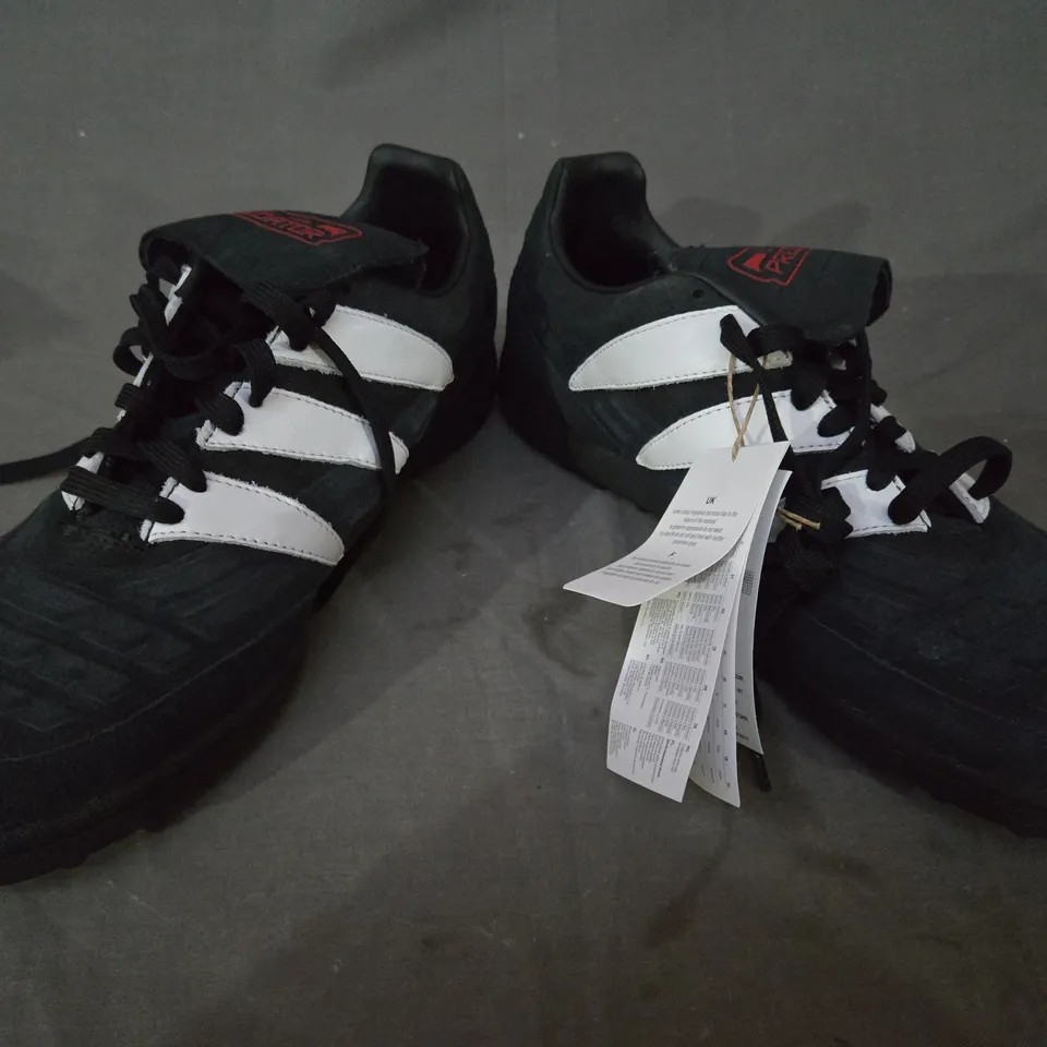 BOXED PAIR OF ADIDAS PREDATOR 94 SHOES IN BLACK/WHITE UK SIZE 10.5