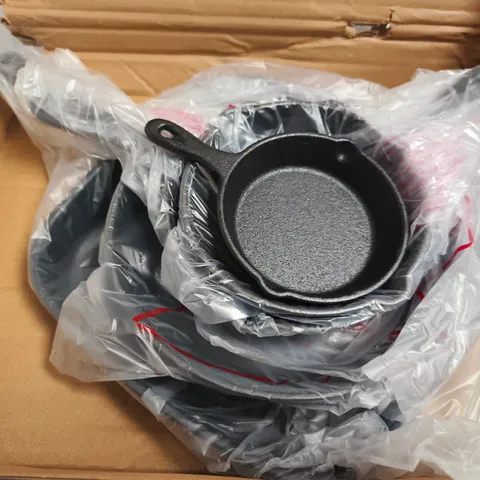 BOXED HOUSHERY IRON SKILLET PAN SET