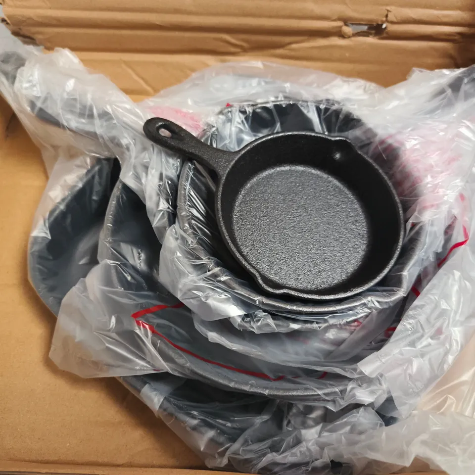 BOXED HOUSHERY IRON SKILLET PAN SET