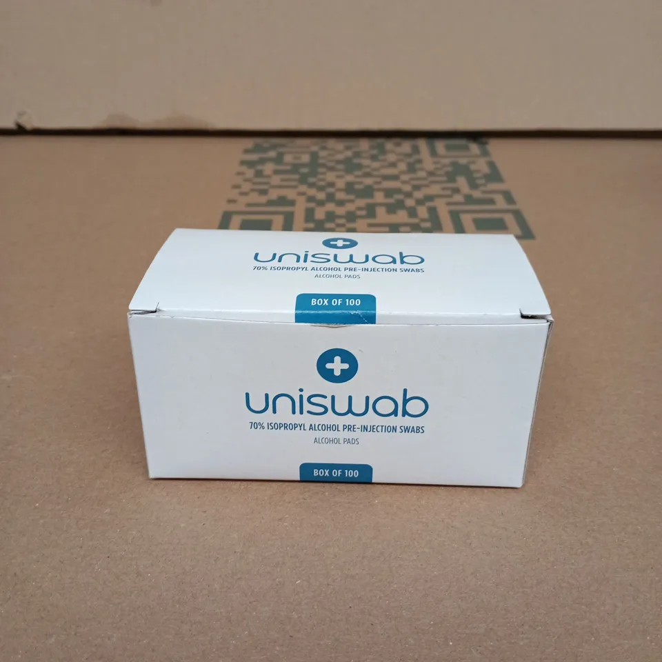 BOX OF APPROXIMATELY 10 ASSORTED GOODS INCLUDING UNISWAB PRE INJECTION SWABS, COLLAPSIBLE WATER BOTTLE AND SURE THERMAL HAND WARMERS