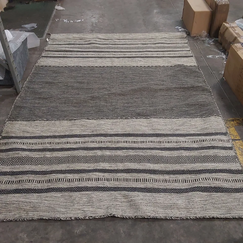 BRAND NEW BAGGED PACO HOME KILIM RUG - 200 x 290cm