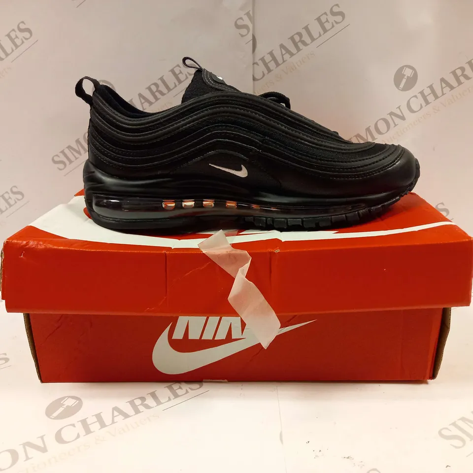 BOXED PAIR OF NIKE 921522-011 AIR MAX 97 TRAINERS UK SIZE 5.5 
