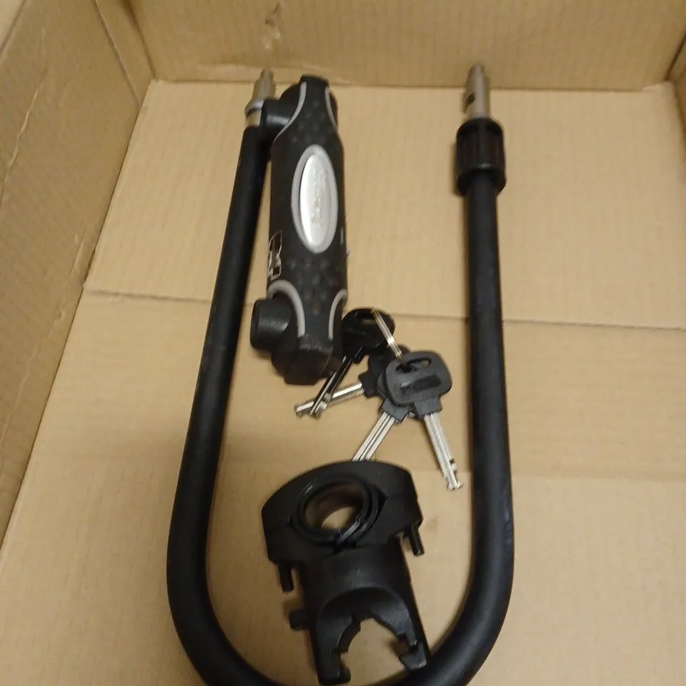 MASTER LOCK HEAVY DUTY BIKE D LOCK [UNIVERSAL MOUNTING BRACKET]