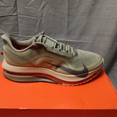 BOXED NIKE PEGASUS PREMIUM SNEAKERS – OLIVE/CAVE STONE – UK 12 (US 13)