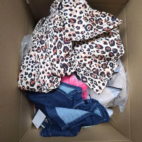 LARGE BOX OF APPROXIMATELY 20 ASSORTED CLOTHING ITEMS IN VARIOUS SIZES, STYLES AND COLOUR