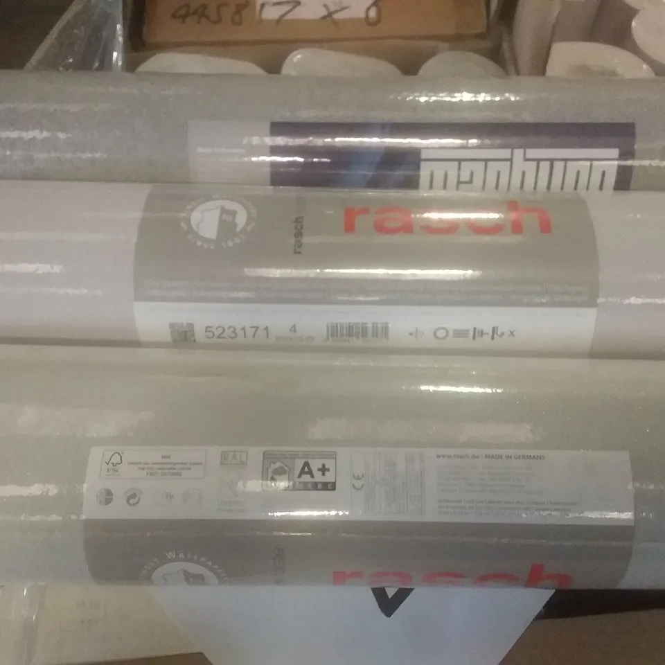 PALLET OF ASSORTED WALLPAPER 