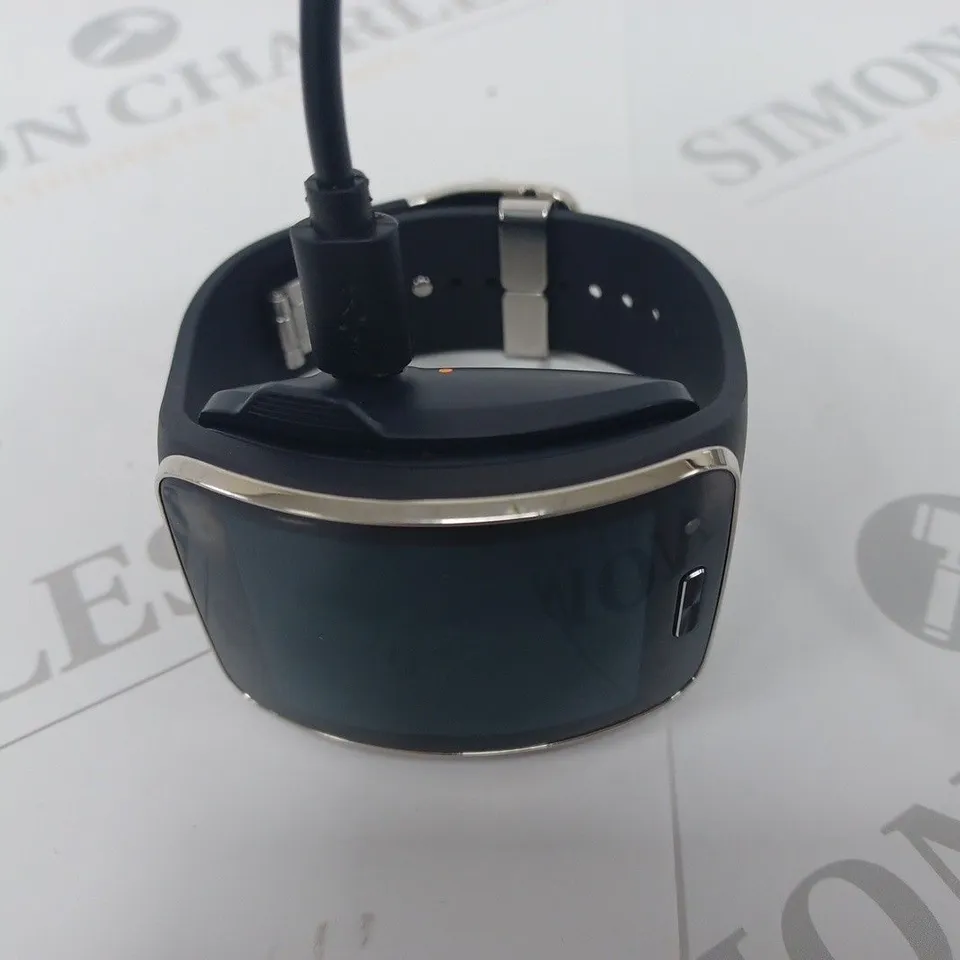 SAMSUNG GEAR S SMART WATCH WITH BATTERY PACK