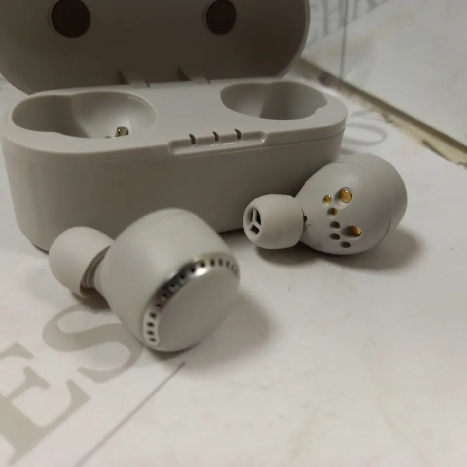 PANASONIC TRUE WIRELESS NOISE CANCELLING EARPHONES 
