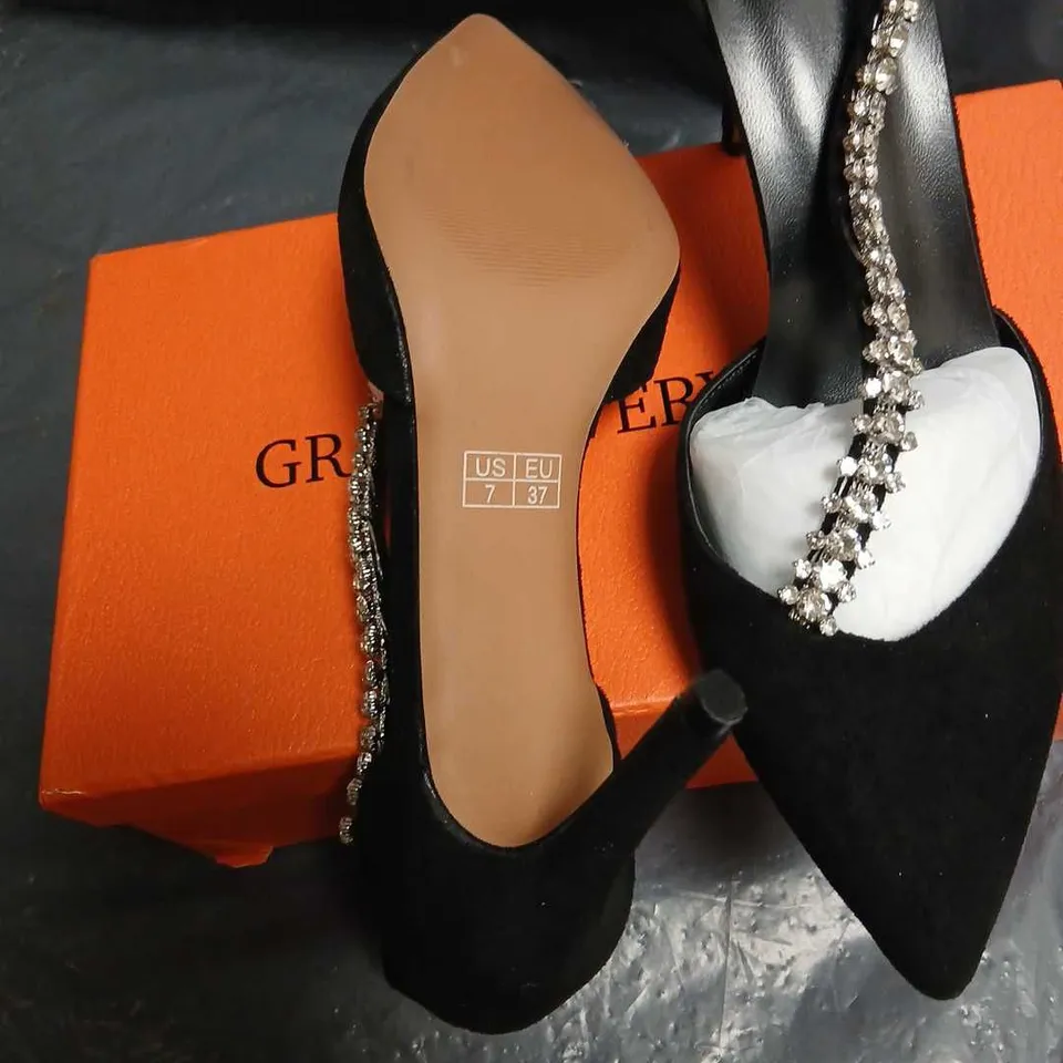 GRACE EVERY STEP BLACK SUEDE HIGH HEELS WITH RHINESTONE CHAIN, UK 5 (US 7, EU 37)