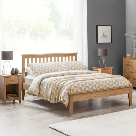 BOXED JULIAN BOWEN SALERNO WOODEN BED, KING SIZE - OAK (2 BOXES)