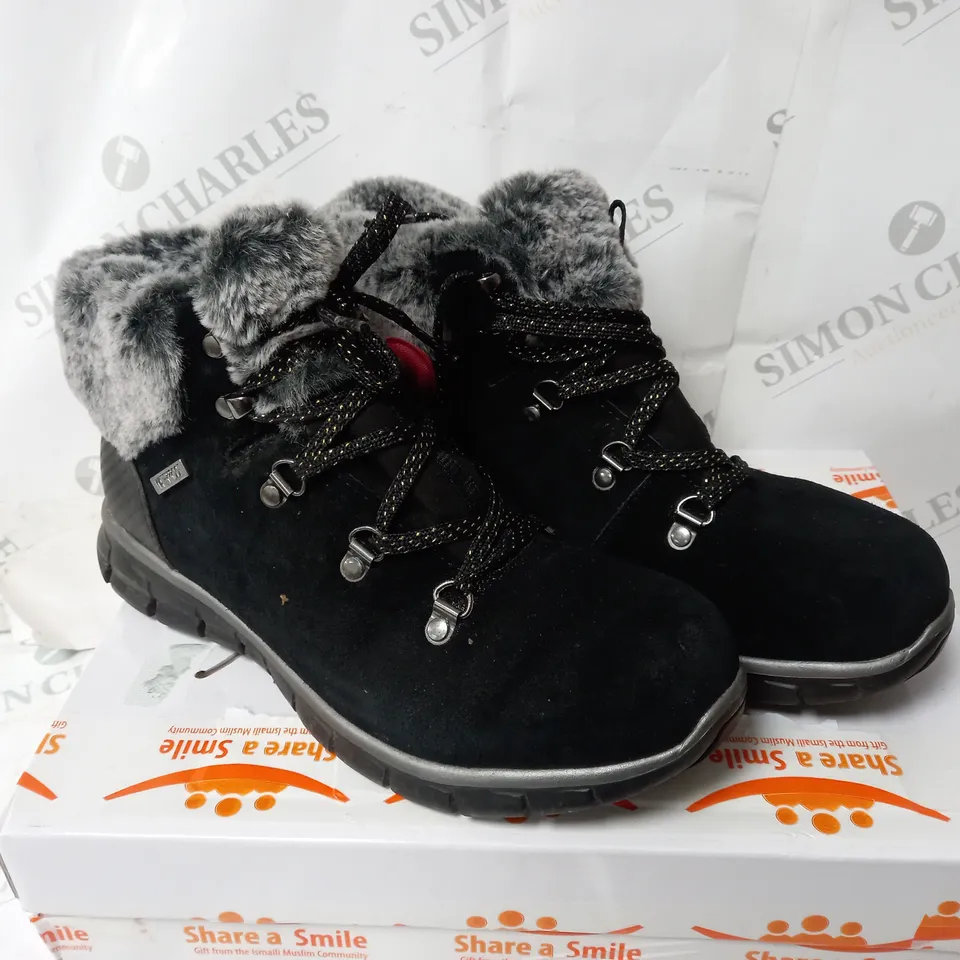 SKETCHERS SYNERGY BLACK SIZE 5.5