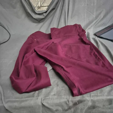 BOX OF APPROXIMATELY 20 ASSORTED CLOTHING ITEMS INCLUDING MAROON ELASTICATED WAIST TROUSERS , DENIM JEANS AND BROWN OVERCOAT