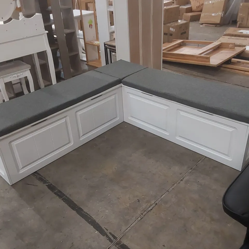 ENTRYWAY L-SHAPED SHOE BENCH WITH STORAGE SPACE AND UPHOLSTERY