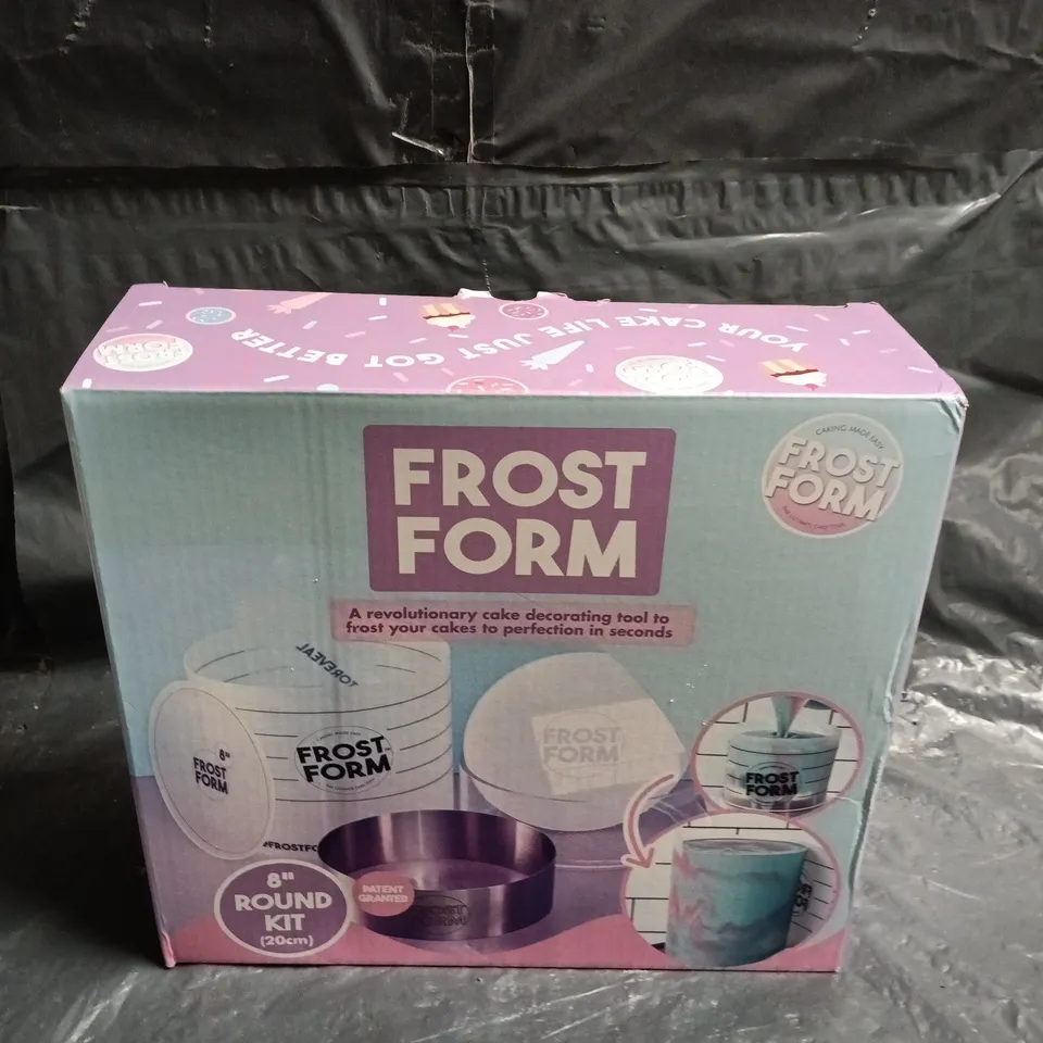FROST FORM 8-INCH ROUND CAKE DECORATING KIT