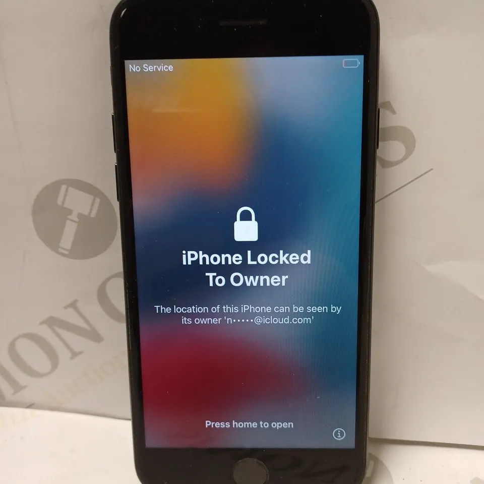 BOXED APPLE IPHONE 7 IN BLACK