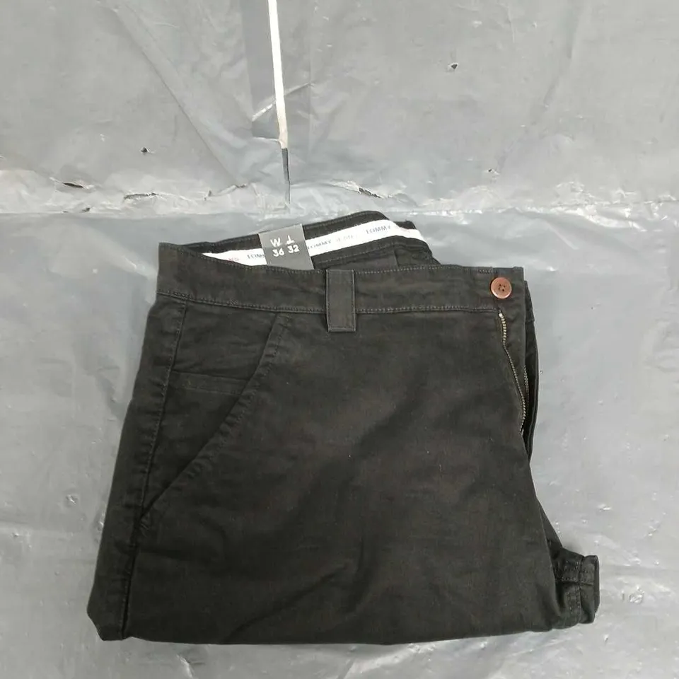 TOMMY JEANS SCANTON SLIMFIT CHINOS IN BLACK SIZE 36R