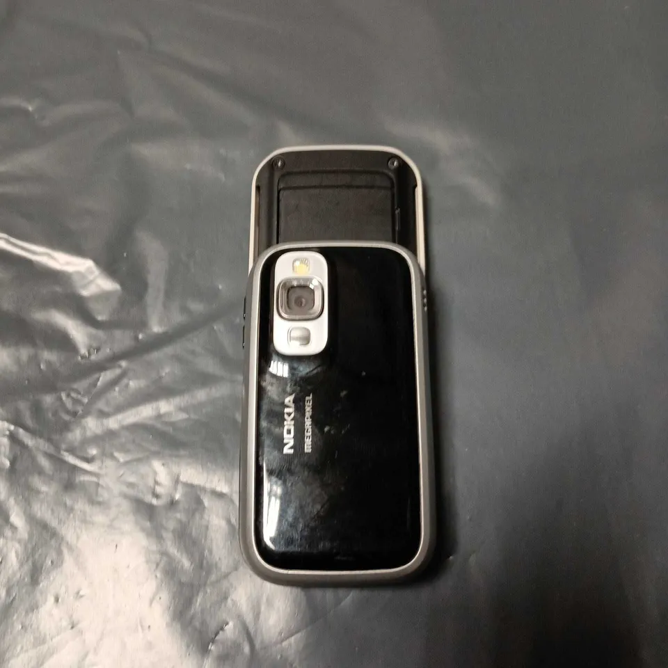 NOKIA MOBILE PHONE WITH CAMERA – SILVER/BLACK 