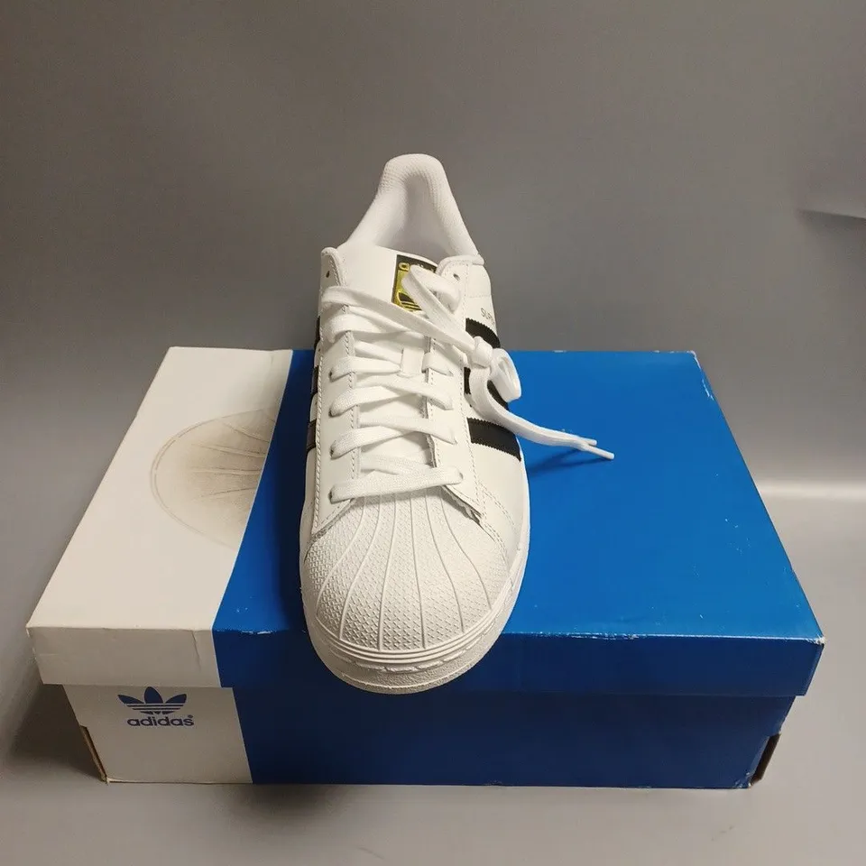 BOXED ADIDAS SUPERSTAR ORIGINALS WHITE/CORE BLACK TRAINERS - 10