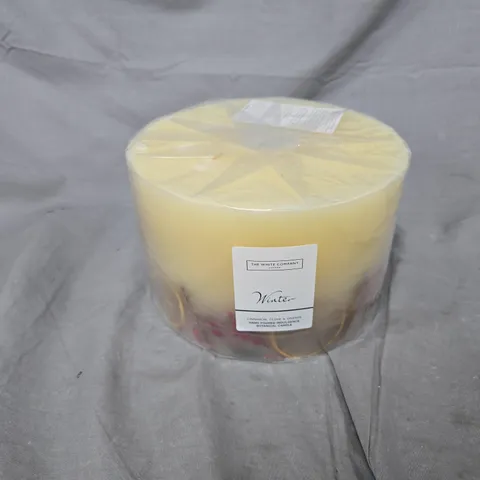 THE WHITE COMPANY WINTER HAND POURED BOTANICAL CANDLE (3350G)