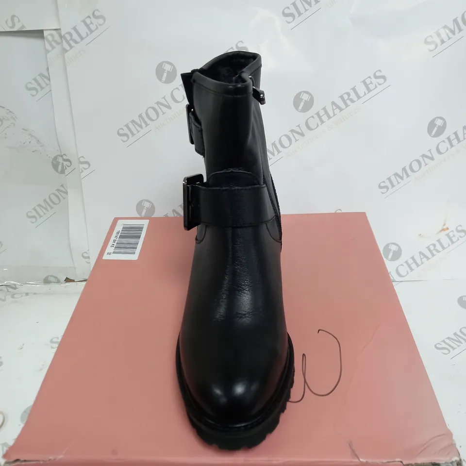 MODA CORNELIA BIKER BOOTS IN BLACK SIZE 5 