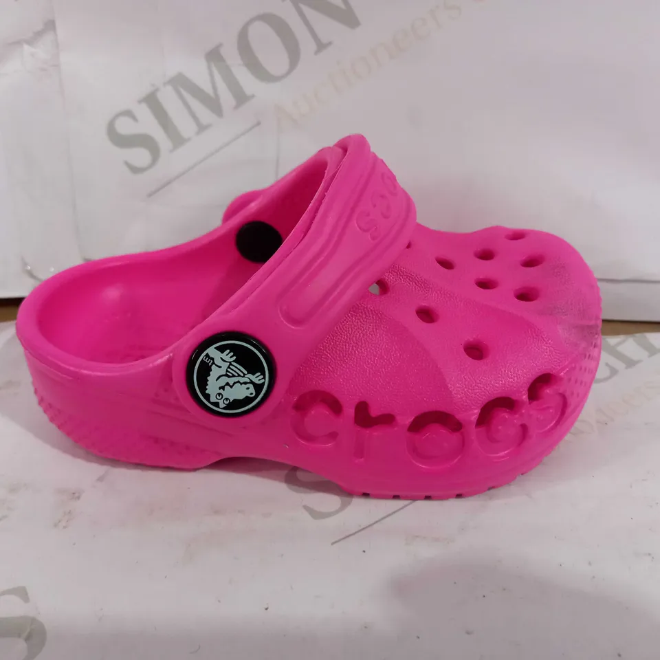 PAIR OF CROCS BABY CLOGS IN PINK - UK C4