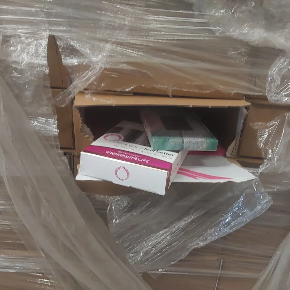 PALLET CONTAINING A VERY LARGE QUANTITY OF ASSORTED BEAUTY RELATED PRODUCTS INCLUDING: LUXURY BRUSH SETS, EYESHADOW PALETTES, HAIR SPRAY ECT