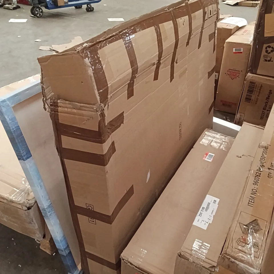 BOXED ACACIA BANANA BENCH (1 BOX)