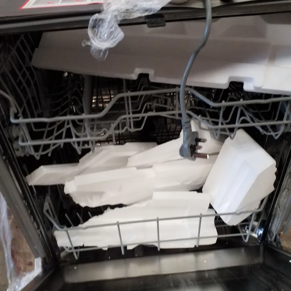 PALLET CONTAINING LAMONA FULLY INTEGRATED 60CM DISHWASHER 