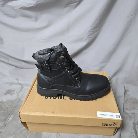 STONE CREEK BLACK LEATHER HIKING BOOTS WITH FAUX FUR LINING SIZE 9