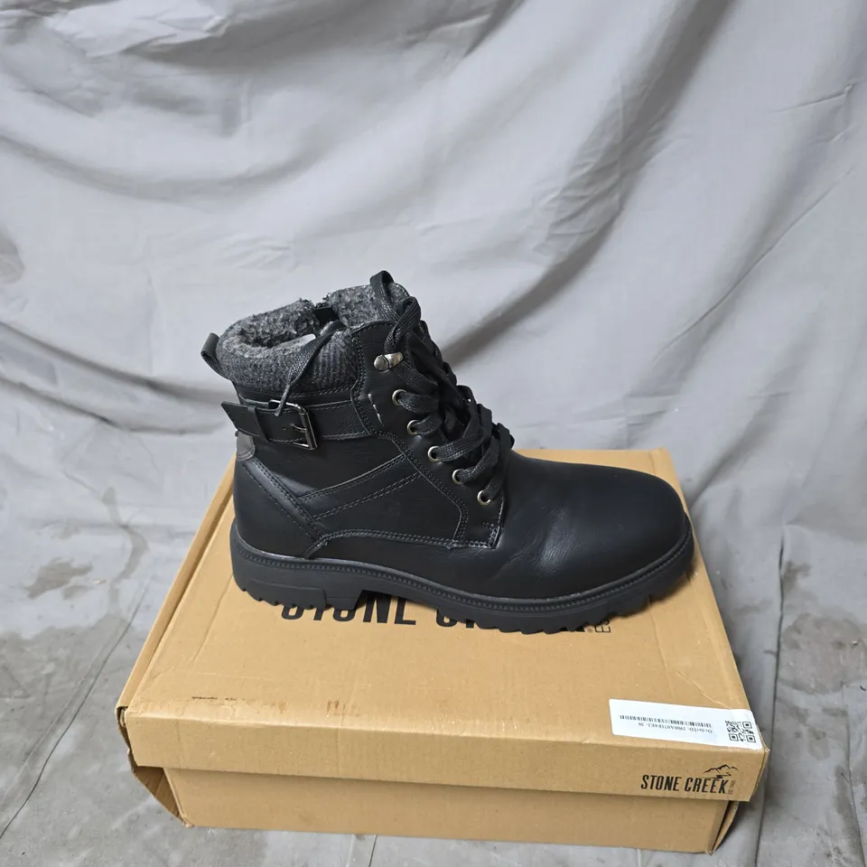 STONE CREEK BLACK LEATHER HIKING BOOTS WITH FAUX FUR LINING SIZE 9