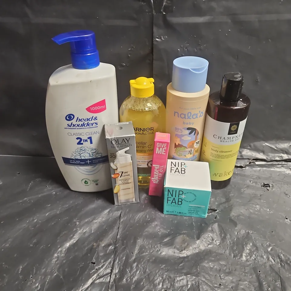 APPROXIMATEY 20 ASSORTED HEALTH AND BEAUTY PRODUCTS TO INCLUDE - CHAMPNEYS BODY CLEANSER - NIP+FAB HYBRID GEL - NALA'S BABY WASH & SHAMPOO - ETC